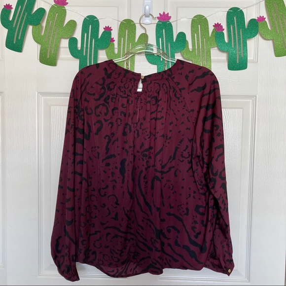 NWT Ava & Viv Maroon Leopard Mock Neck Blouse - Picture 4 of 10